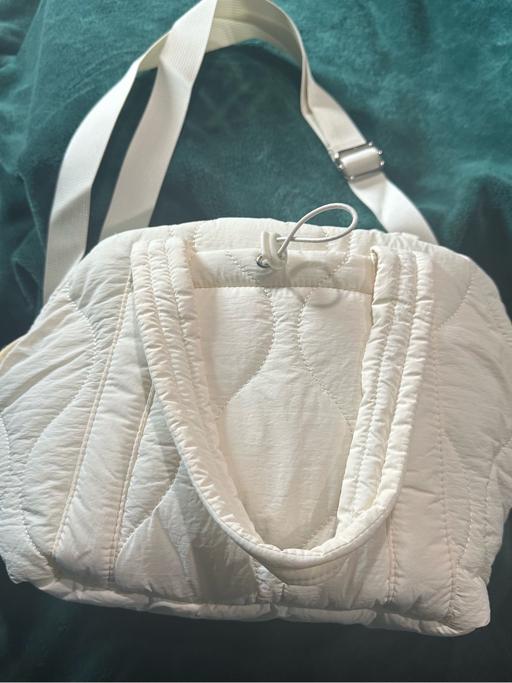 Quilted White Insulated Tote Bag with Adjustable Strap